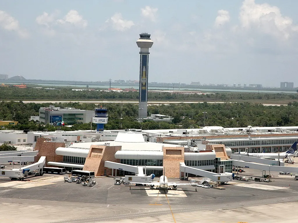 EXPERIENCE CANCUN AIRPORT