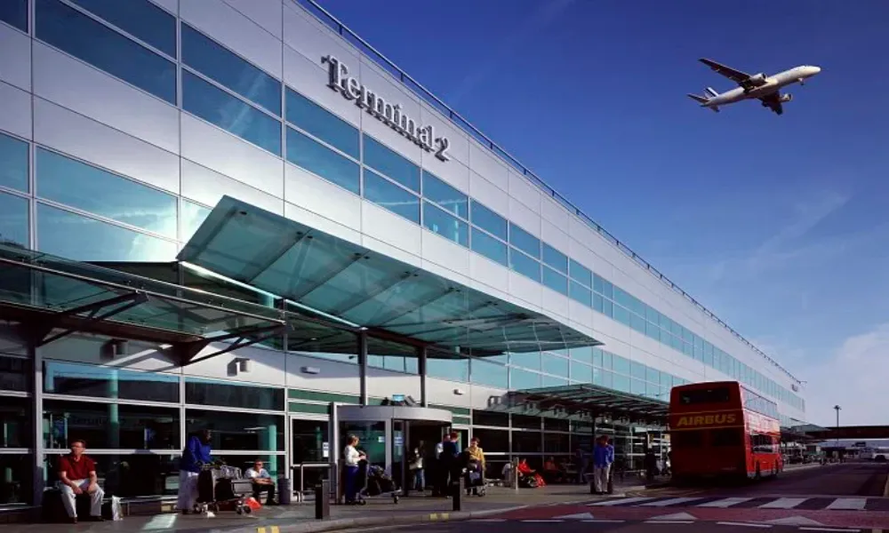  Heathrow   International Airport