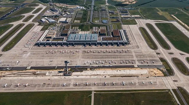 FacilitiesTaiyuan Wusu International Airport