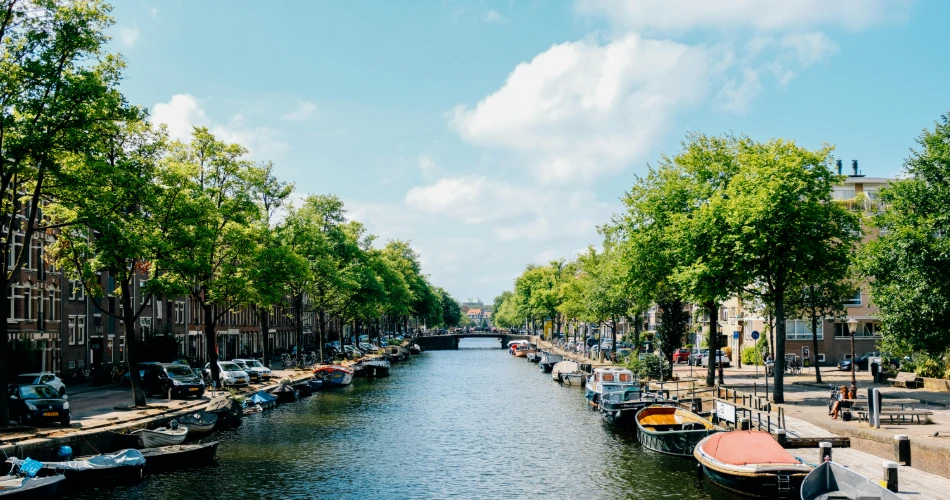 Amsterdam Adventures: Extended Layovers (6+ Hours) Amsterdam Adventures: Extended Layovers (6+ Hours)