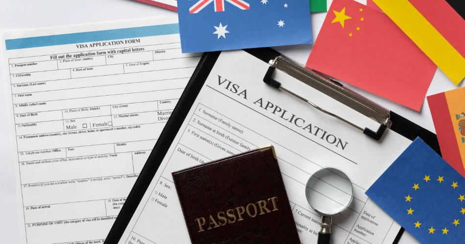 The top 5 benefits of the UK Fast Track Visa Program are shown below (2024) The top 5 benefits of the UK Fast Track Visa Program are shown below (2024)
